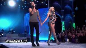 Maroon 5 - Moves Like Jagger (2011 Victorias Secret Fashion Show Live)