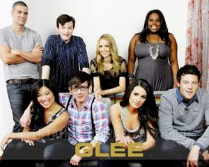 Glee Cast - Everybody Talks (минус)