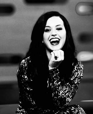 Katy Perry - International Smile (IC)