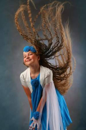 Василиса Матвеева - Танцующие мысли(Авторская песня, заявка на Детское Евровидение 2013)